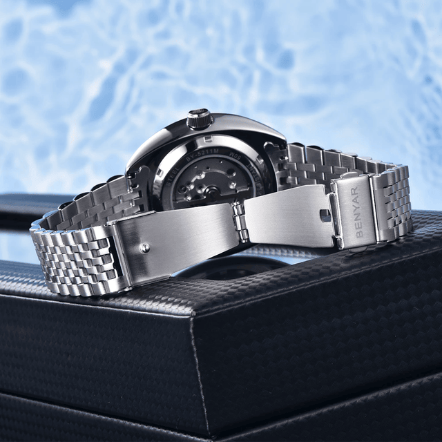 Benyar 5211 stainless steel bracelet with double push-button safety clasp close-up