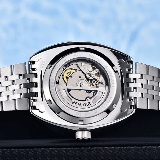 Benyar 5211 transparent back case showing automatic mechanical movement